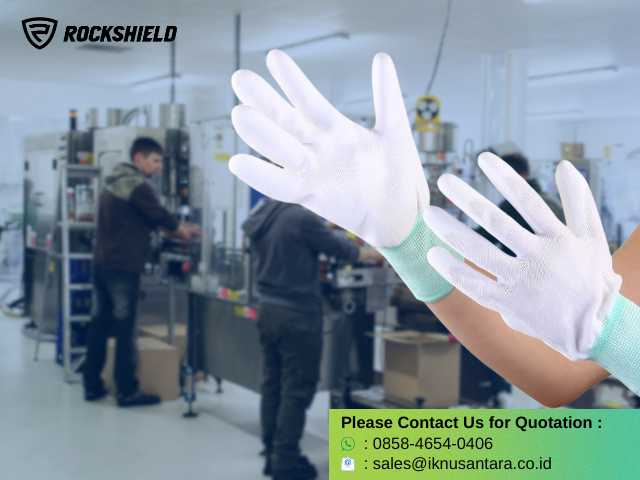 Pekerja Industri Menggunakan PU Top Fit Gloves Rockshield untuk Handling Material